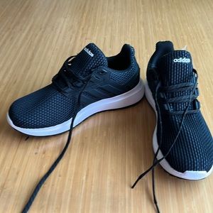 Adidas NWOT sneakers 10.5 M black